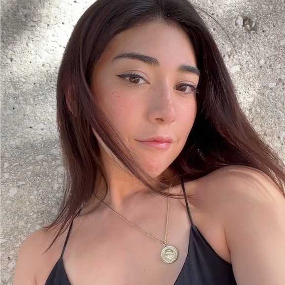 Meet your Posher, Torie - Picture 5 of 6